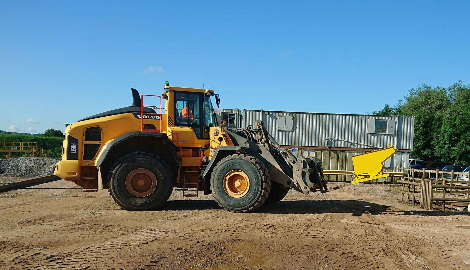 Choosing the right forklift tipping skip