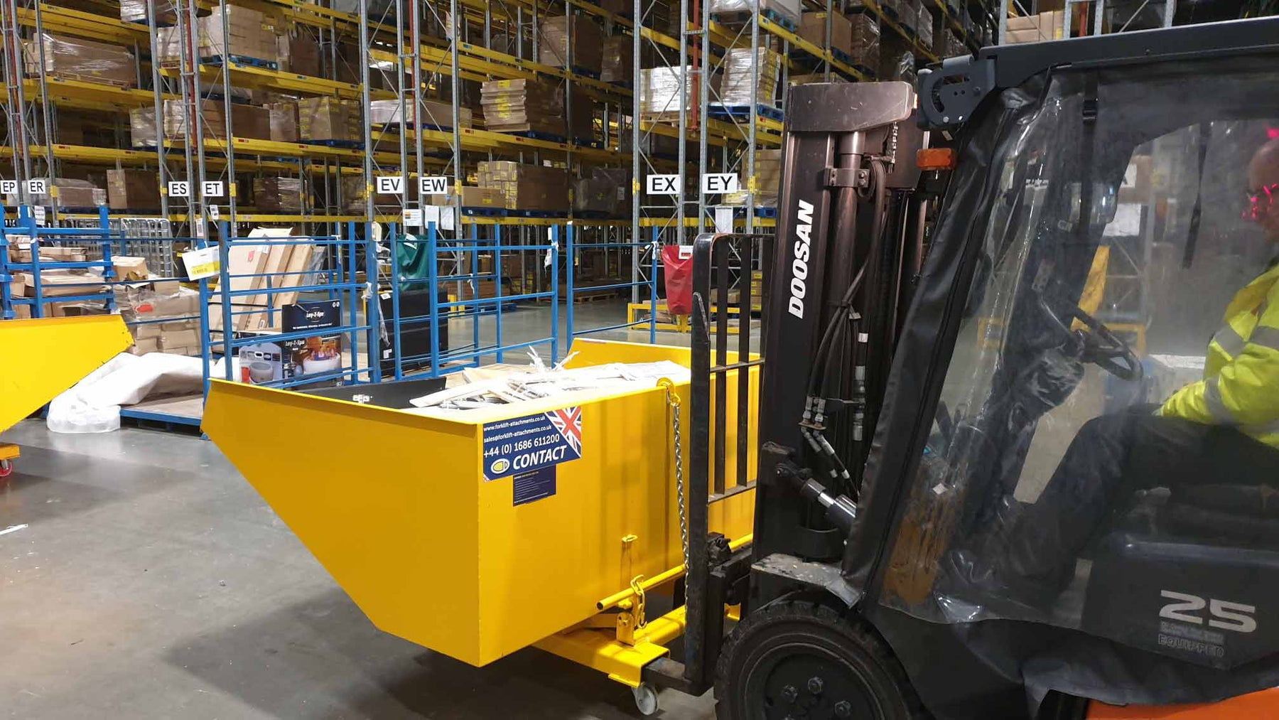 5 Ways Forklift Tipping Skips Can Benefit Your Business